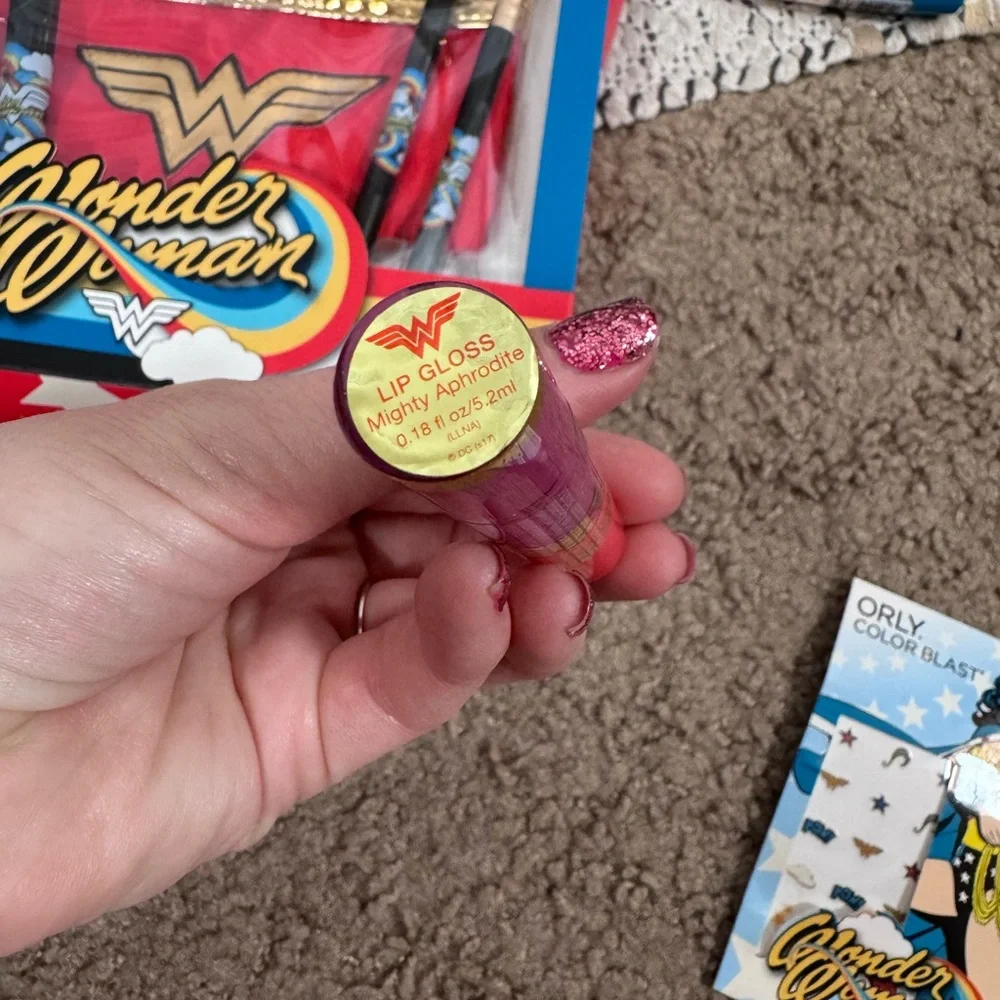 Warner Bros. Wonder Woman Face & Eye Brush Set Makeup Set